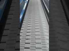 Станок для резки вельвета работает 2
