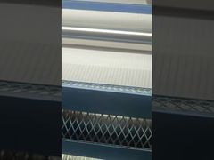 Станок для резки вельвета работает 4
